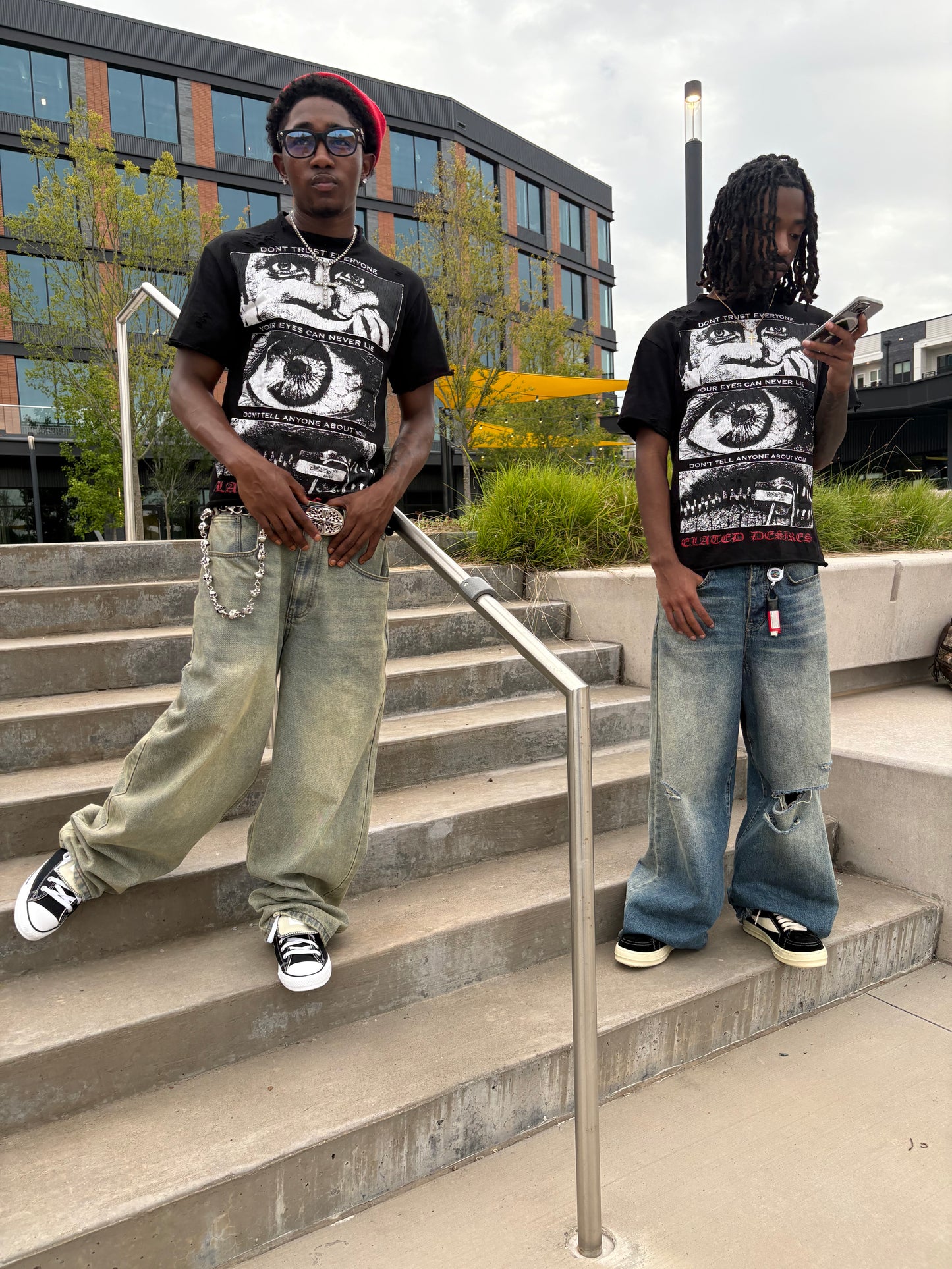 Don’t trust everyone tee